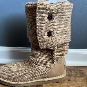 Classic Cardy Uggs- Oat